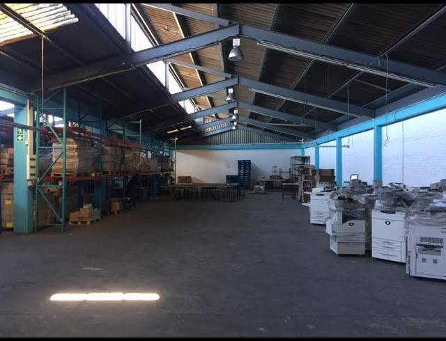 1,900M² FACTORY TO LET IN EPPING INDUSTRIAL
